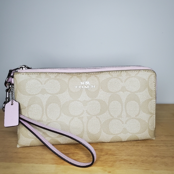 Authentic Coach double Zip Wristlet - Picture 7 of 16